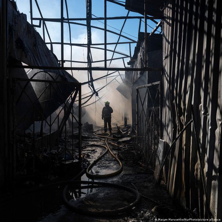 Ukraine: Russia hits Kyiv with deadly missile strikes