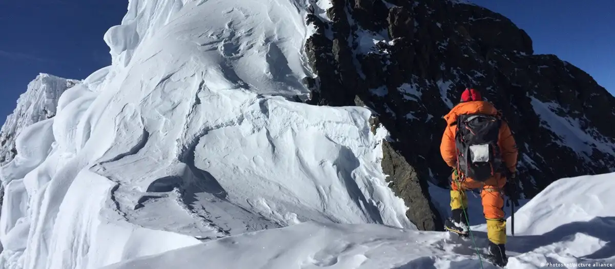Pakistan: Bodies found after international mountaineers vanish on Broad Peak