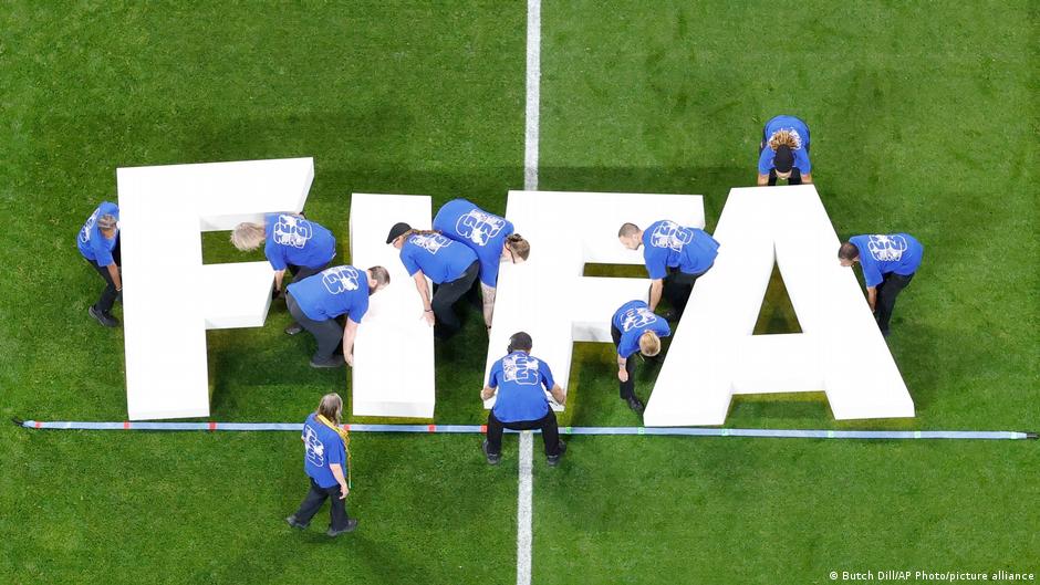 La FIFA est-elle allée trop loin ?