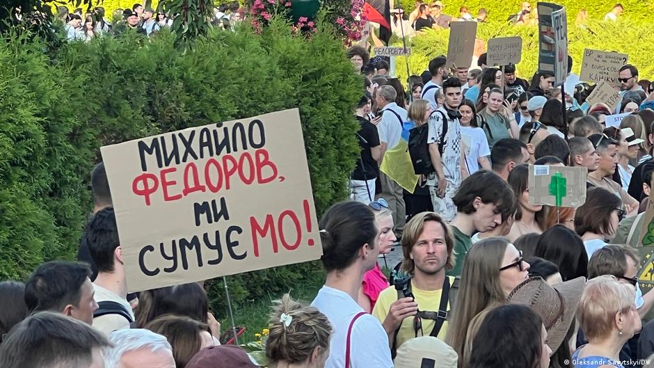 У Києві тисячі людей знову вийшли за повернення Федорова