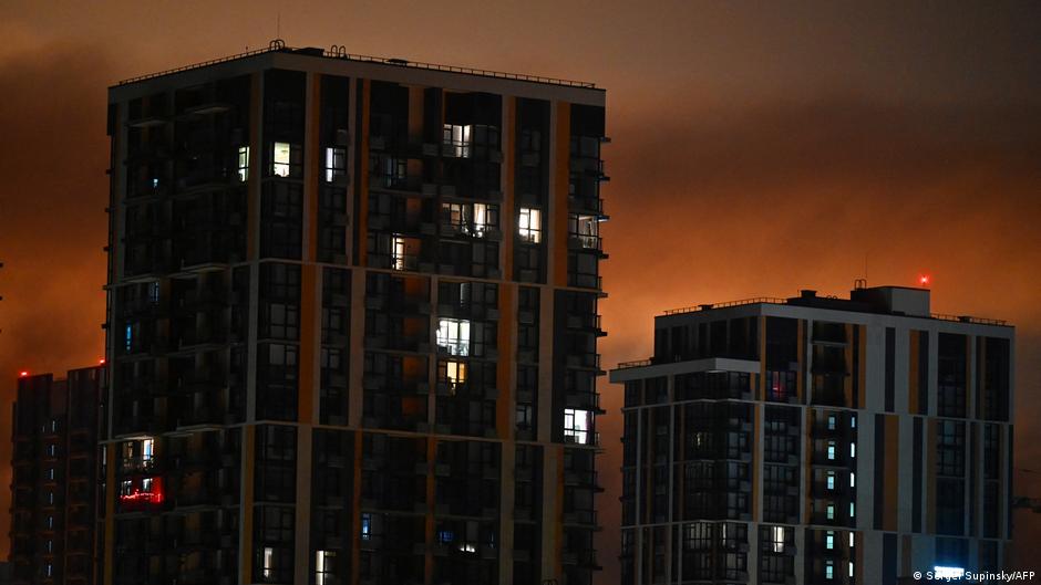 У Києві дрон РФ влучив біля багатоповерхівки: двоє загиблих