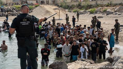 Spanjë, Ceuta 2026 | Dhjetëra mijëra migrantë kalojnë kufirin mes Marokut dhe Ceutës