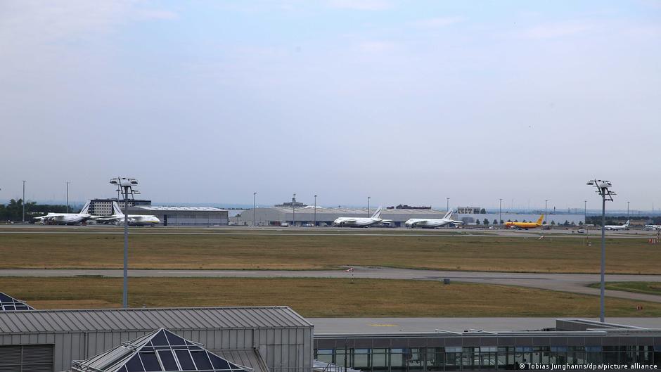 Dron sa eksplozivom pronađen na aerodromu u Lajpcigu