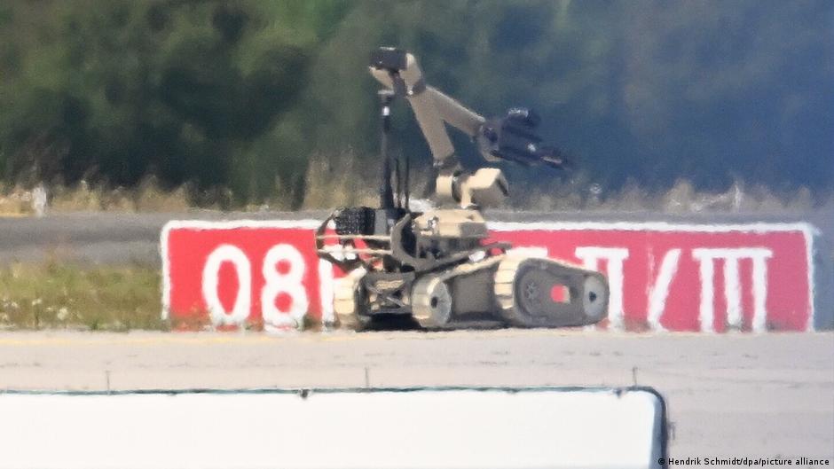 Dron z ładunkiem wybuchowym przy ukraińskim samolocie na lotnisku w Lipsku