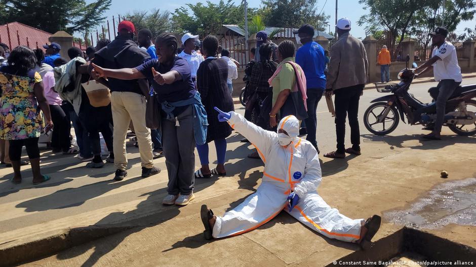 Ebola: Afrika CDC, salgının yayılmasıyla farklı bir suş için aşı kullanmayı planlıyor