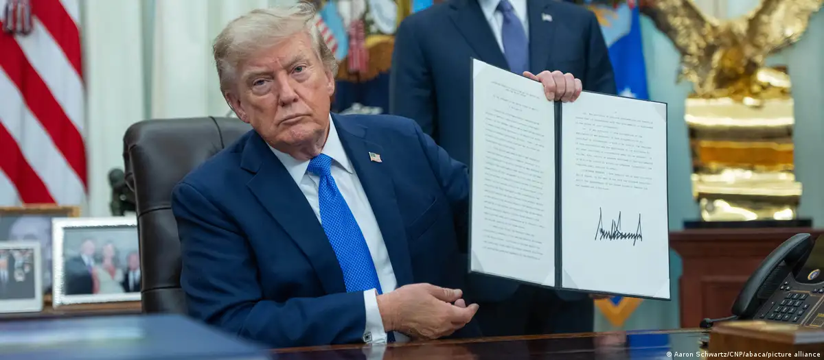 Trump signs new orders restricting birthright citizenship