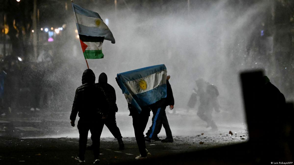 Police disperse the demonstrators with a water cannon during a protest near the National Congress in Buenos Aires on August 6, 2026