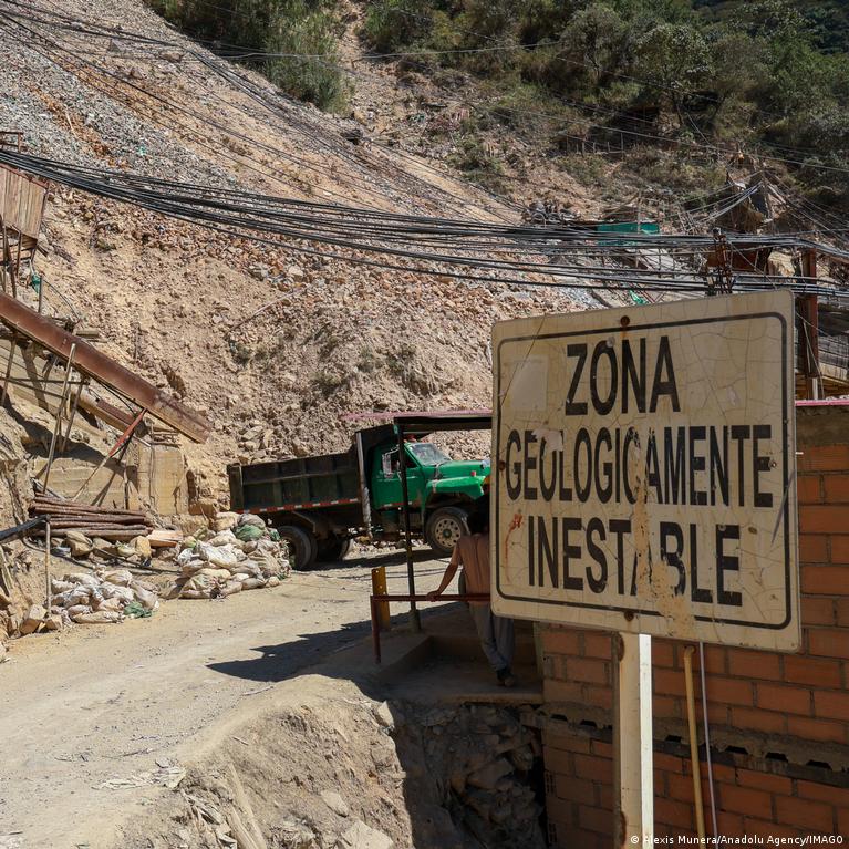 Thumbnail for Colombia: 13 dead in illegal gold mine collapse