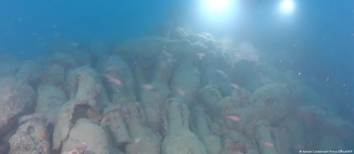 Divers in Italy find ancient Roman shipwreck, amphorae off coast of Sicily believed to be 2,100 years old
