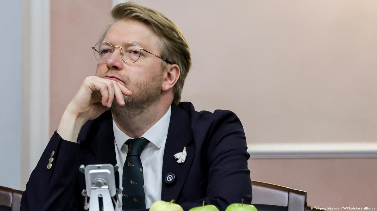“Həmişə etdiyimiz hər şey,” dedi Yabloko lideri Nikolay Rıbakov, “ölümlərin dayandırılmasına və sülhün bərpasına həsr olunmalıdır” Şəkil: Yevgeny Messman/TASS/picture alliance