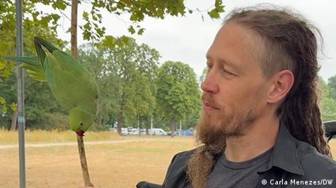 Sebastian "Özi" Jenal e "Ziggy" em Bonn Sebastian "Özi" Jenal e "Ziggy" em Bonn