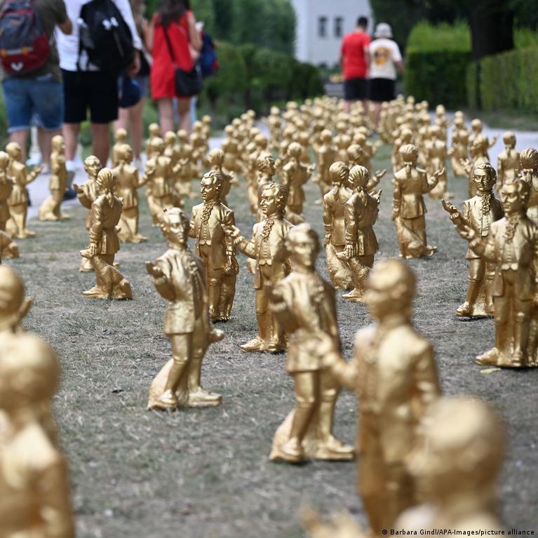 Thumbnail for Mozart tribute ends on sour note after mass figurine theft