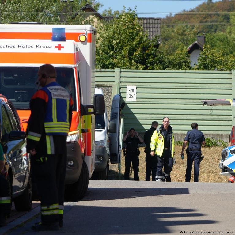 German police clear suspected explosive device on rail tracks in Treuchtlingen, evacuating buildings as precaution; all-clear given, object likely a deliberate decoy