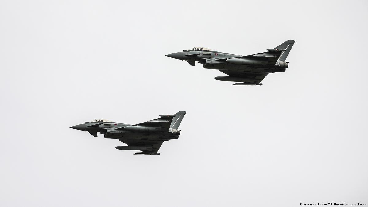 Litvada dron hadisəsinə cavab olaraq NATO əmri altında fəaliyyət göstərən İtalyan Eurofighterləri havaya qalxdı (FAYL 04/03/2024) Şəkil: Armando Babani/AP Photo/picture alliance