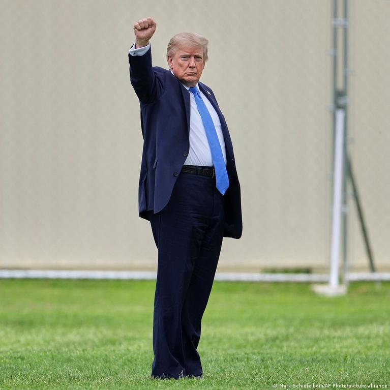 Trump: Hürmüz Boğazı'nın adı Trump Boğazı olsun