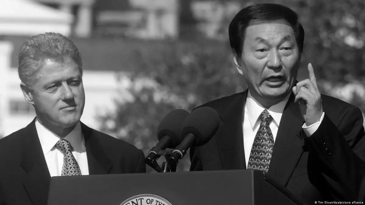 长平观察:朱镕基在克林顿面前如何言辞犀利?
