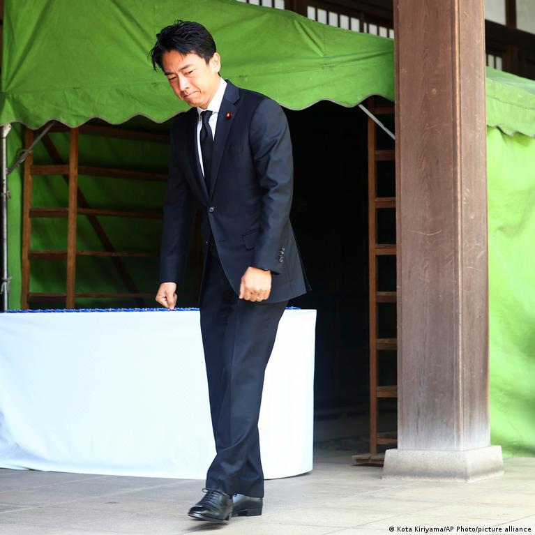 日本战败81周年：日防卫大臣参拜靖国神社引中韩强烈抗议