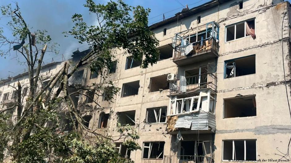 Росіяни вдарили КАБами по Краматорську: поранено трьох цивільних, серед них дитина