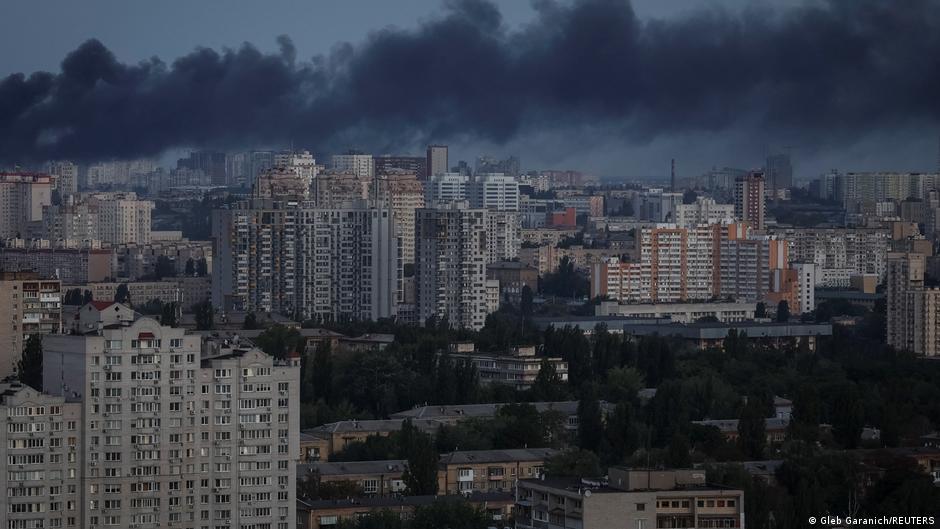 Армія РФ атакувала Київ дронами: є поранені