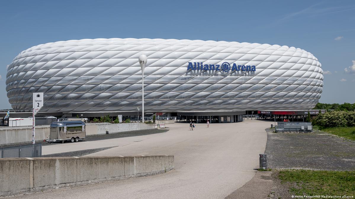 Münhenin Allianz-Arena, Sidney Marafon medalı arasında mütləq fərqlənir. Şəkil: Heike Feiner/HMB Media/picture alliance