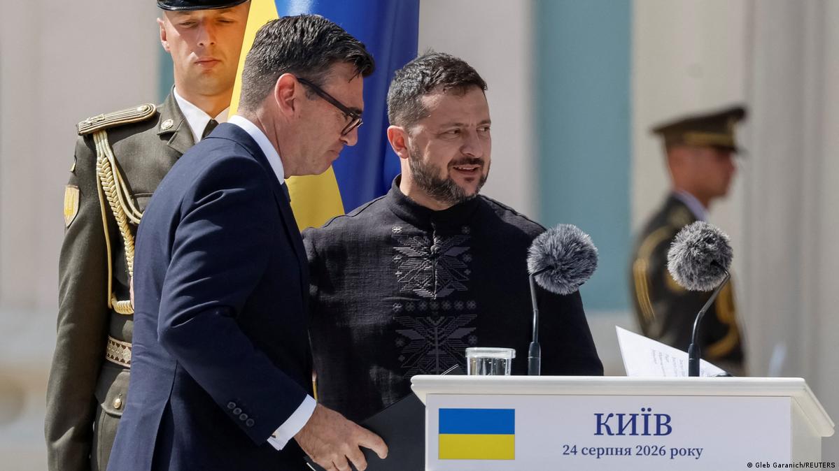 Burnham likens Ukraine fight to British stand against Nazis