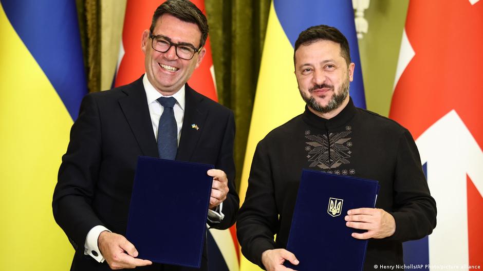 Великобритания сохранит санкции против Усманова и Фридмана, несмотря на решение ЕС