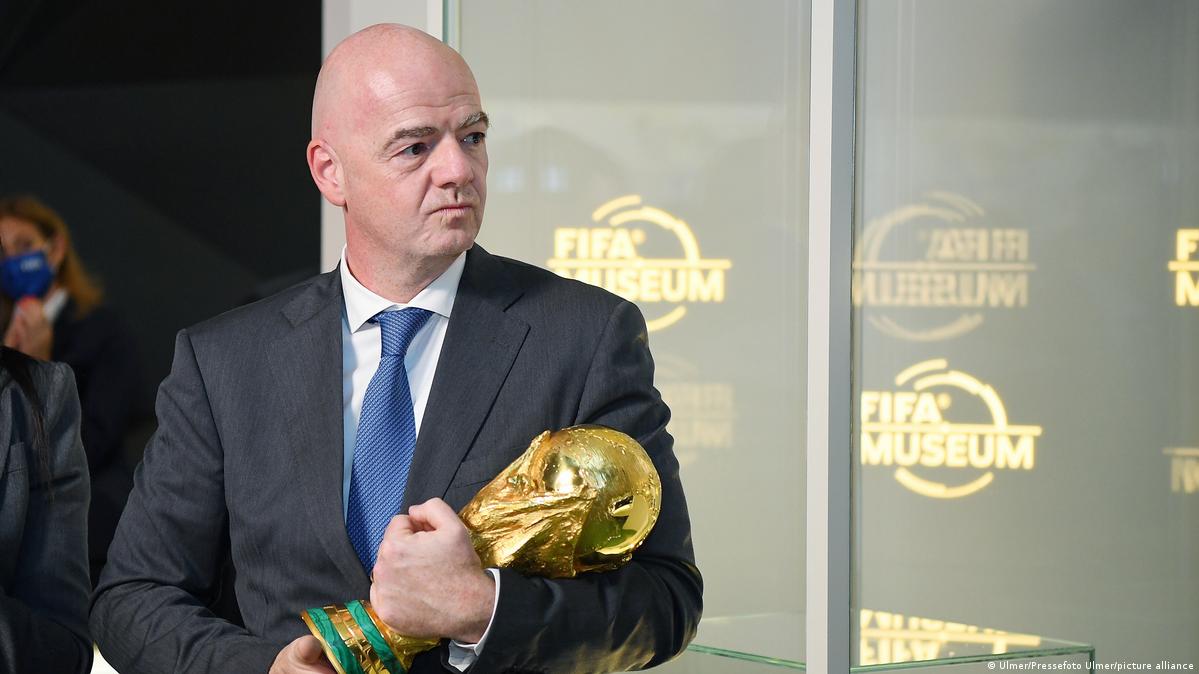 Infantino with the World Cup trophy in 2021