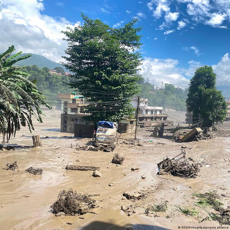 Nepal'de sel felaketi: 103 ölü, yüzlerce kayıp