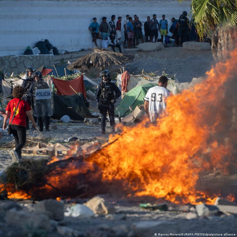 Ceuta'da göçmen krizi şiddete dönüştü