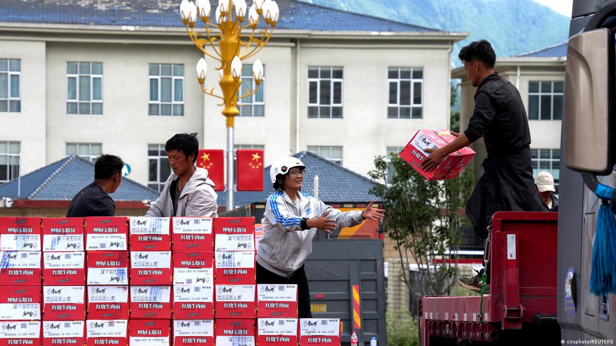 德语媒体： 新闻管制下，山洪变成了宣传秀