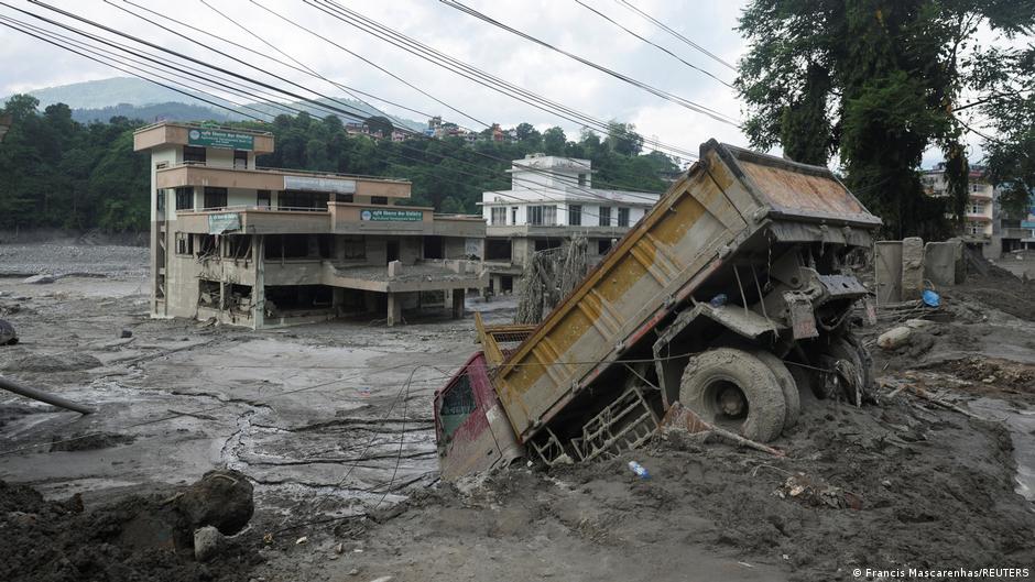 Mbi 500 të vdekur në Nepal
