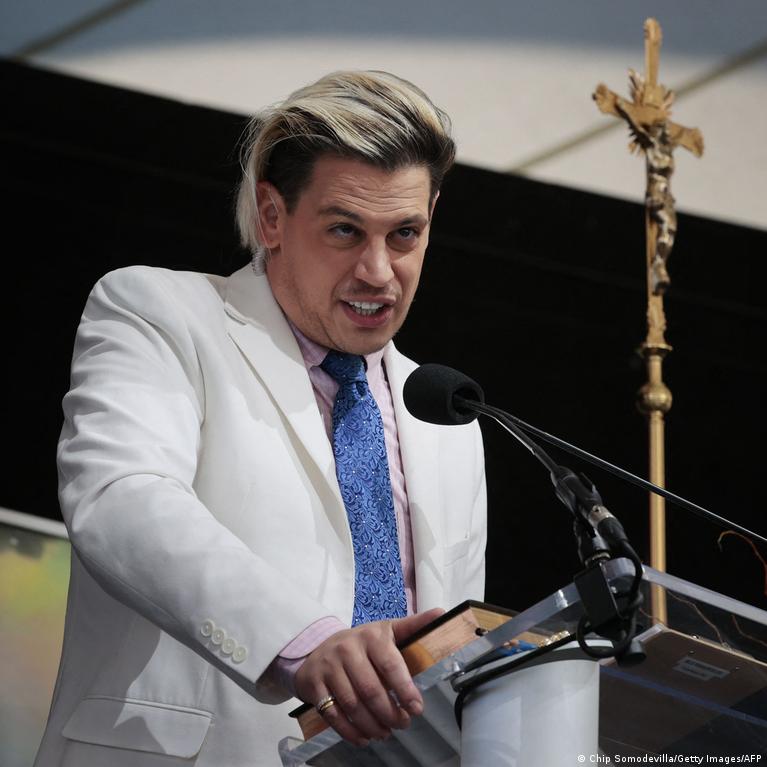 Thumbnail for US arrests far-right provocateur Milo Yiannopoulos