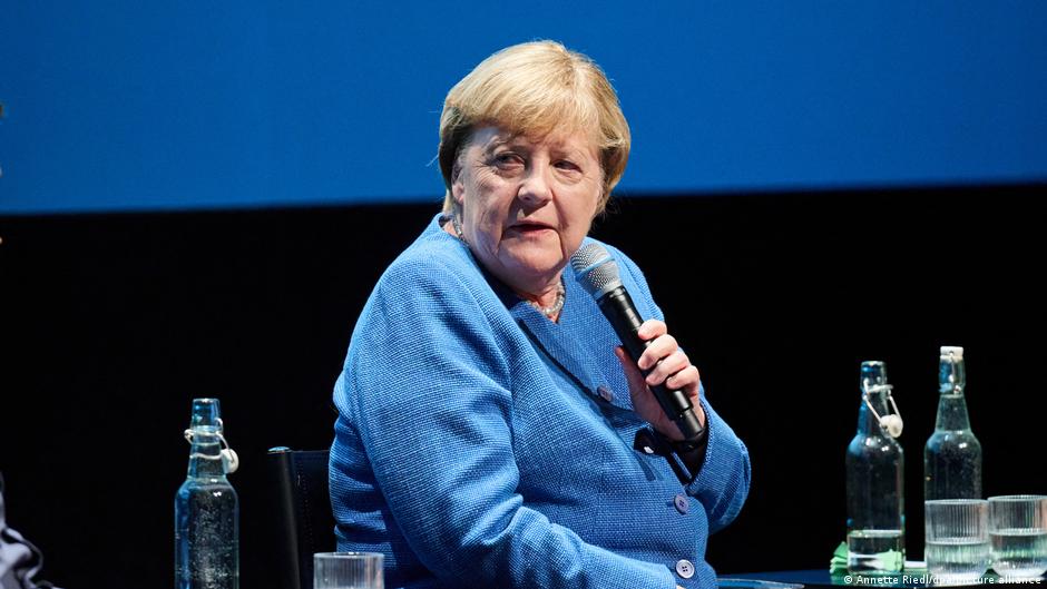 Анґела Меркель закликала німців боротися за демократію