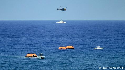 Buques, aeronaves y balsas de rescate turcas participan en las labores de rescate frente al puerto de Kyrenia (30.08.2026) Buques, aeronaves y balsas de rescate turcas participan en las labores de rescate frente al puerto de Kyrenia (30.08.2026)