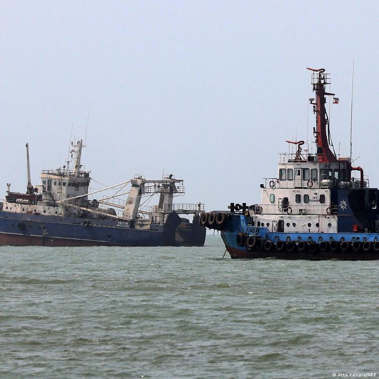 Hormuz Strait Attacks Drive 27% Shipping Decline | E-Commerce Logistics Crisis