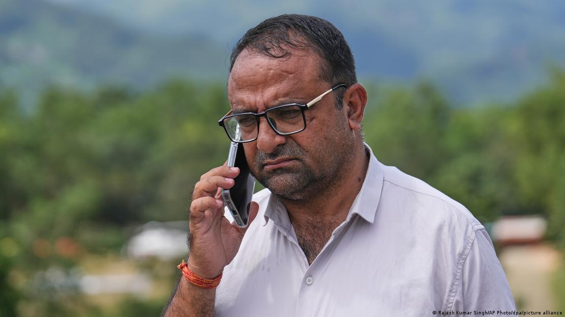 Rajendra Dawadi, el director que evacuó a tiempo a 900 alumnos en el valle de Trishuli