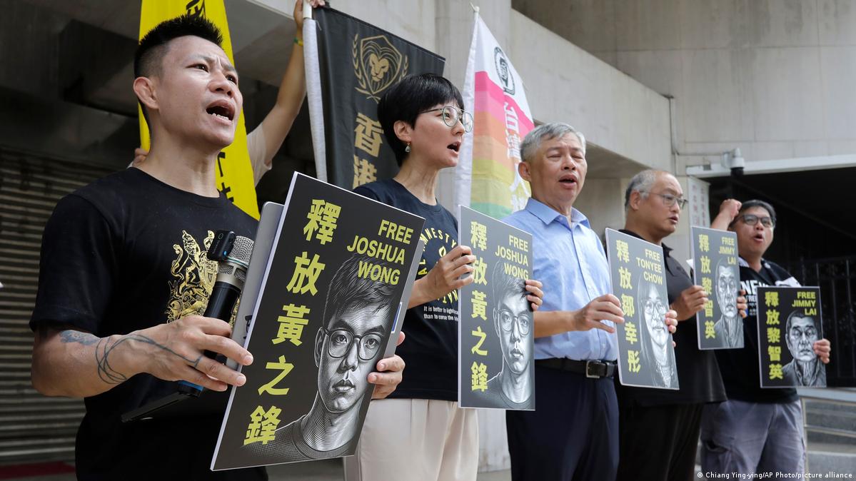 Taiwan Taipeh 2026 | Solidaritätskundgebung für Hongkonger Aktivisten Joshua Wong 香港人权阵线、台湾人权促进会、香港边城青年、华人民主书院协会等在台湾的倡议团体,週三在台湾立法院外呼吁港府撤销对黄之锋的控罪。