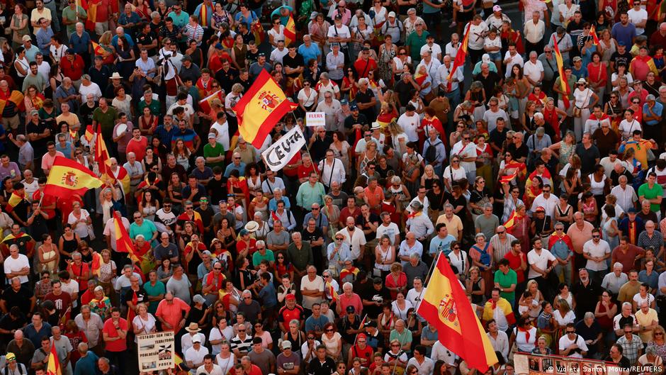 Spain: Tens of thousands rally over Ceuta crisis