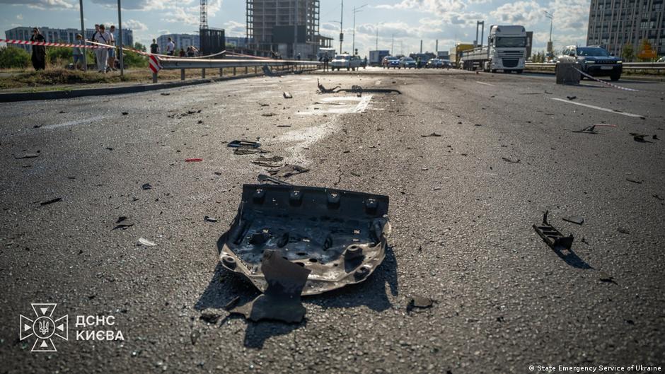 Війська РФ продовжують атакувати Київ: влучання в будинок, є поранені