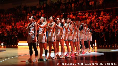 Basketball-WM der Frauen: Zwischen Medaillentraum und Sorgen