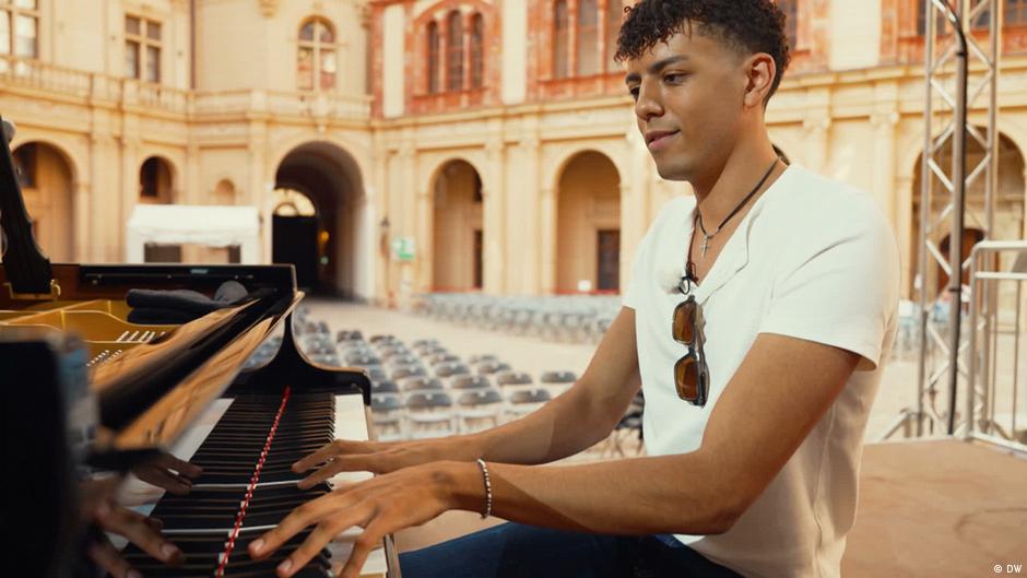 How Louis Philippson gets young people into classical music