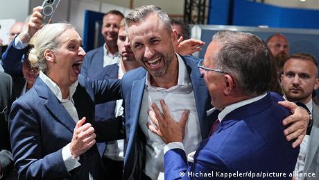 Erdrutschsieg, Tränen, Erschrecken: AfD gewinnt Landtagswahl, CDU unter Schock
