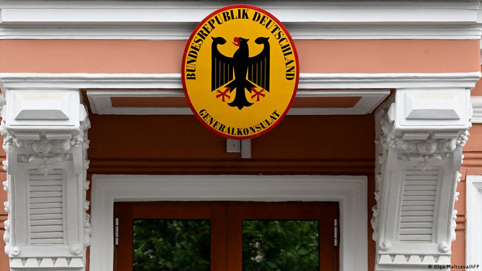 Russia announces it is closing Germany's consulate in St. Petersburg