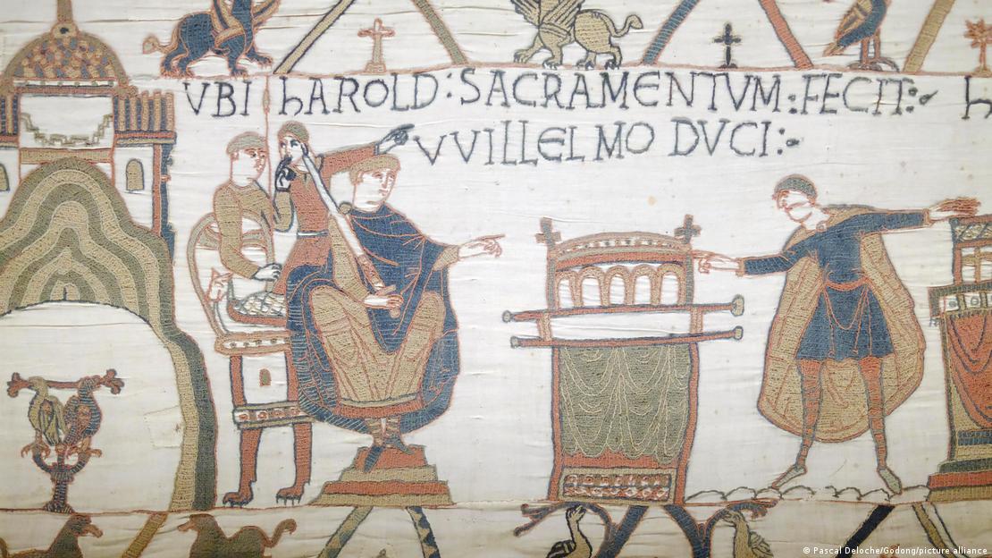 Detalhe da Tapeçaria de Bayeux mostra Haroldo prestando juramento solene