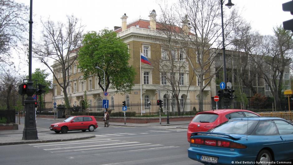 Hungary orders 10 Russian diplomats to leave