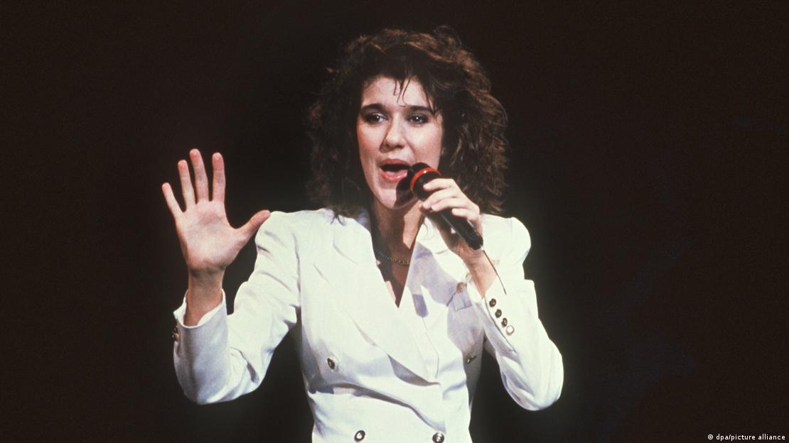 Céline Dion durante a apresentação vitoriosa do Festival Eurovisão da Canção em 1988