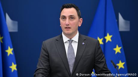 EU-Sportkommissar Glenn Micallef: "FIFA schadet dem Fußball"