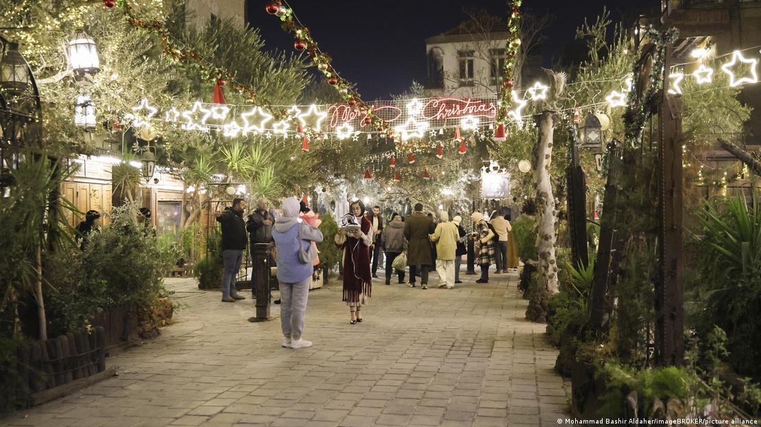 Image 1: Christmas scenes in bab Touma, Damascus. 