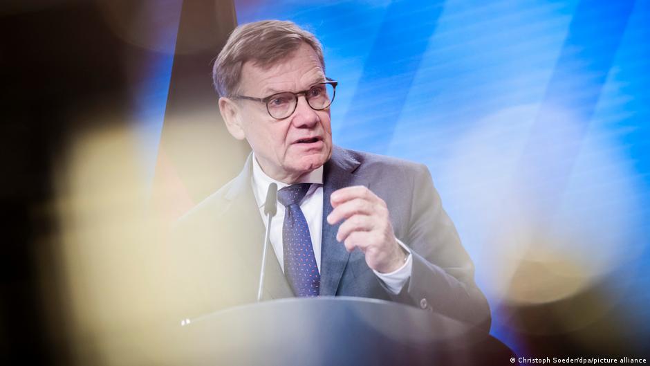 МИД ФРГ решительно отверг слова Лаврова о "войне" Германии против России