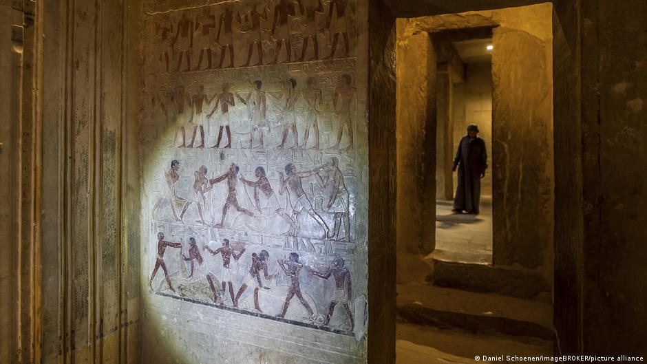 Descubren en Egipto "puerta falsa" que los antiguos usaban para cruzar al más allá